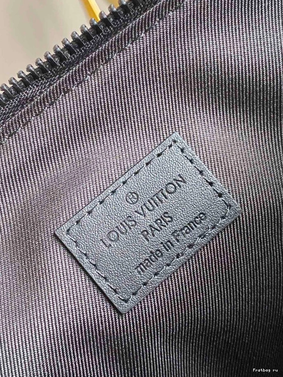 First bag ru LOUIS POUCH IPAD VUITTON 0716